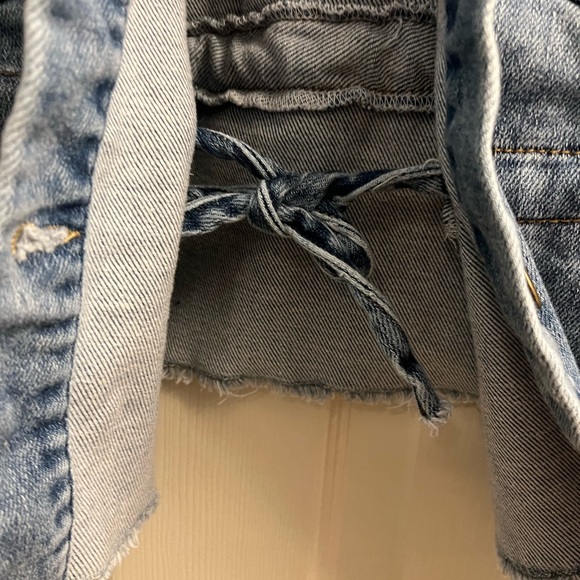 Maurices Women’s Cropped Distressed Blue Jean Jacket XSmall - Picture 5 of 9